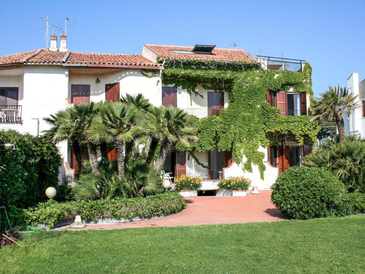 Locazione Turistica Anita Giardini-Naxos Buitenkant foto